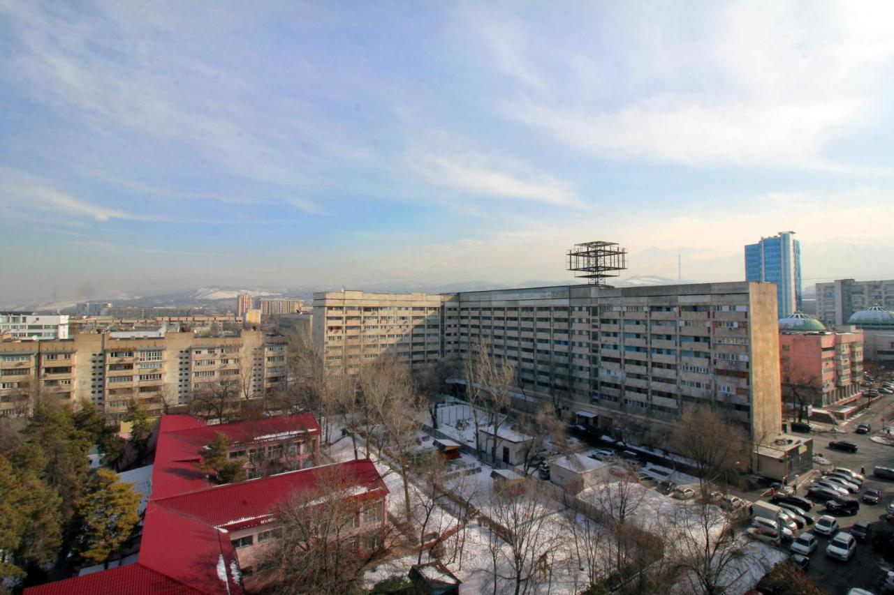 Интересная Двушка В Молодежке Almaty Exterior foto